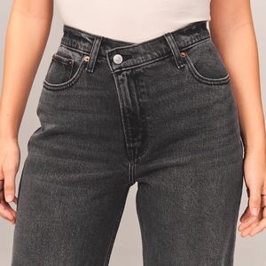Abercrombie & Fitch Curve Love Ultra High Rise 90s Straight Leg Criss-Cross NWOT